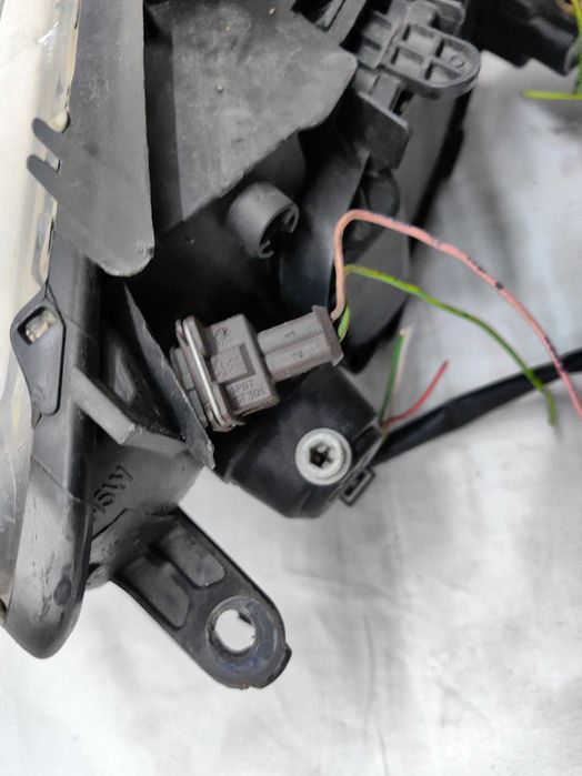 Оригинални фарове Пежо  Peugeot 206 Feis