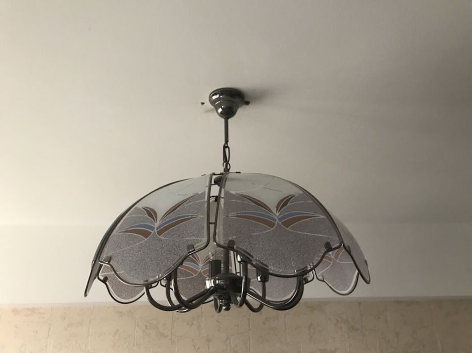 Vand lustra 8 becuri impecabila ca si noua