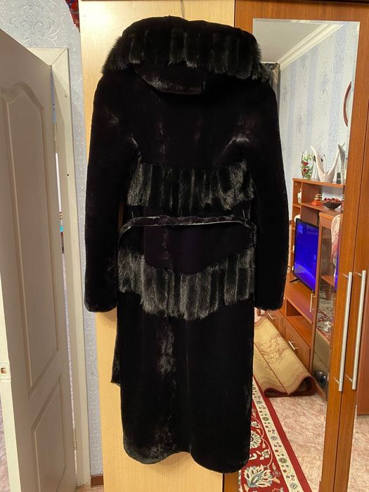 Продам Шубу натуральный Мутон