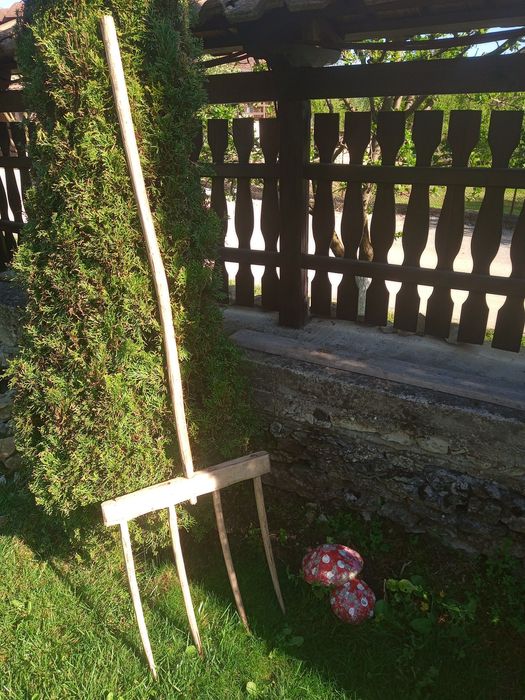 Вила за сено 3 и 4 рога.Сърпове.Роначка за царевица.