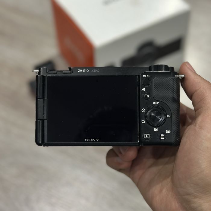 Фотоаппарат Sony ZV-E10 kit 16-50mm