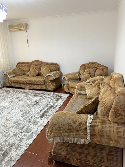 Продаю гостиный диван