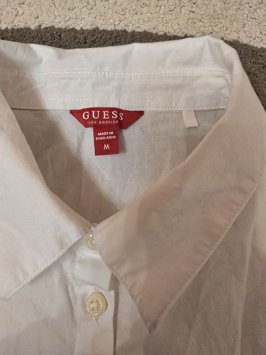Продавам ризка Guess