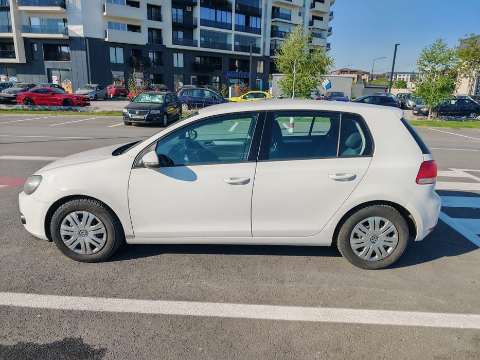 Volkswagen Golf VI 1.6 TDI 105 CP – 3800€ negociabil