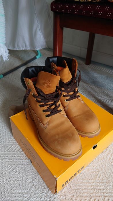 Продам ботинки Jacata. 42 размер.