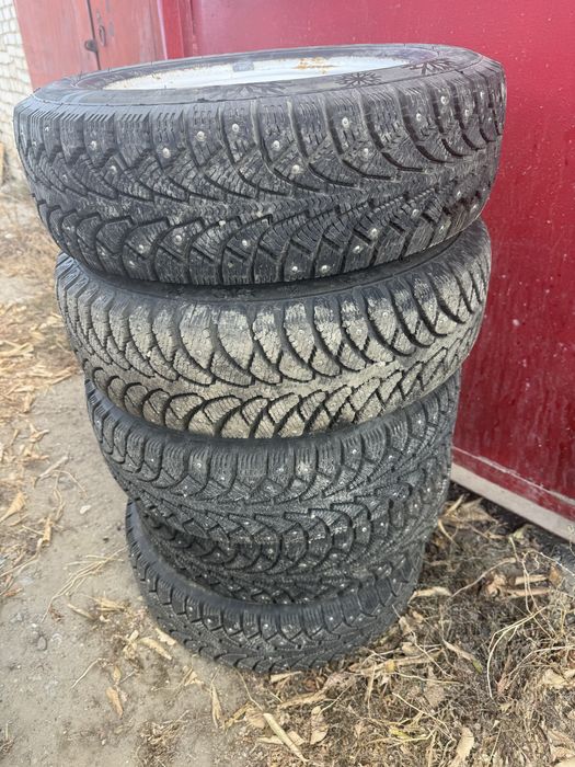 Продам зимние шины 175/70R13