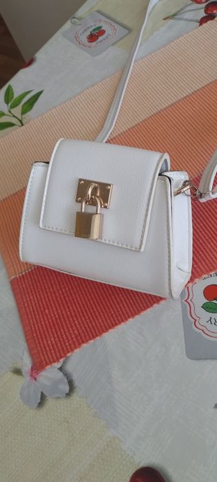 Дамска малка чантичка