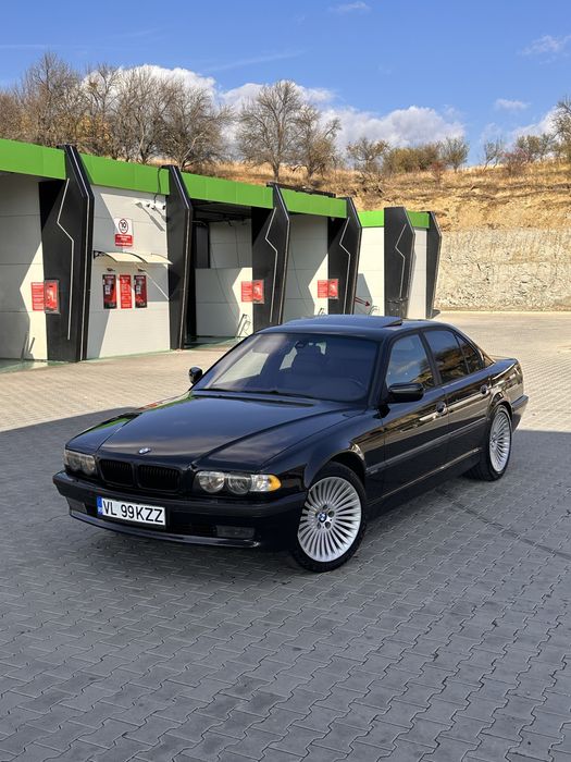 2000 BMW 728i E38