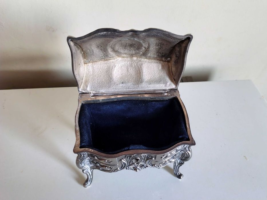 Страхотна Рядка Стара Посребрена Френска Кутия За Бижута