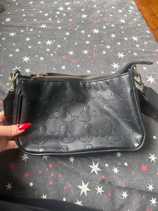 Нова чанта, с нарисувани мики маусове