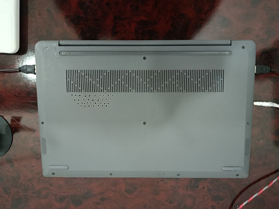 lenovo noutbook komplekt jihozlari bilan sotiladi