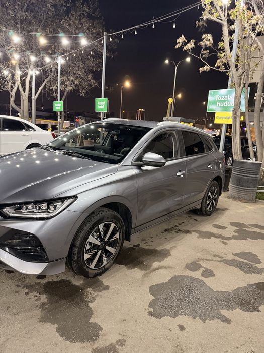 BYD e2 Luxury sotiladi