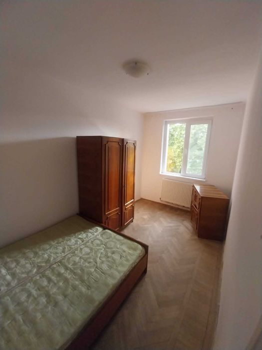 Inchiriez apartament 3 camere zona garii