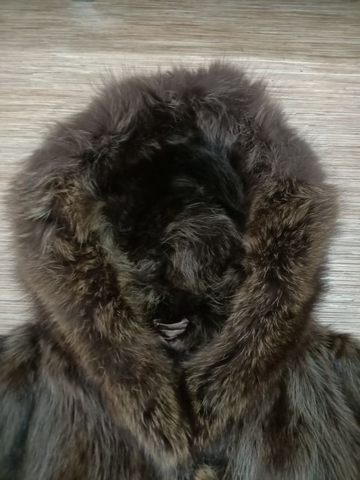 Продам шубу из меха енота