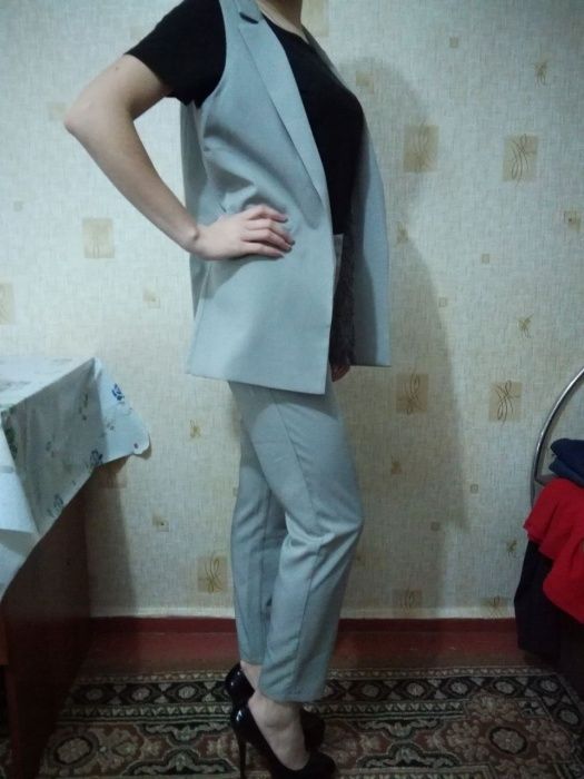 Костюмы женские классические