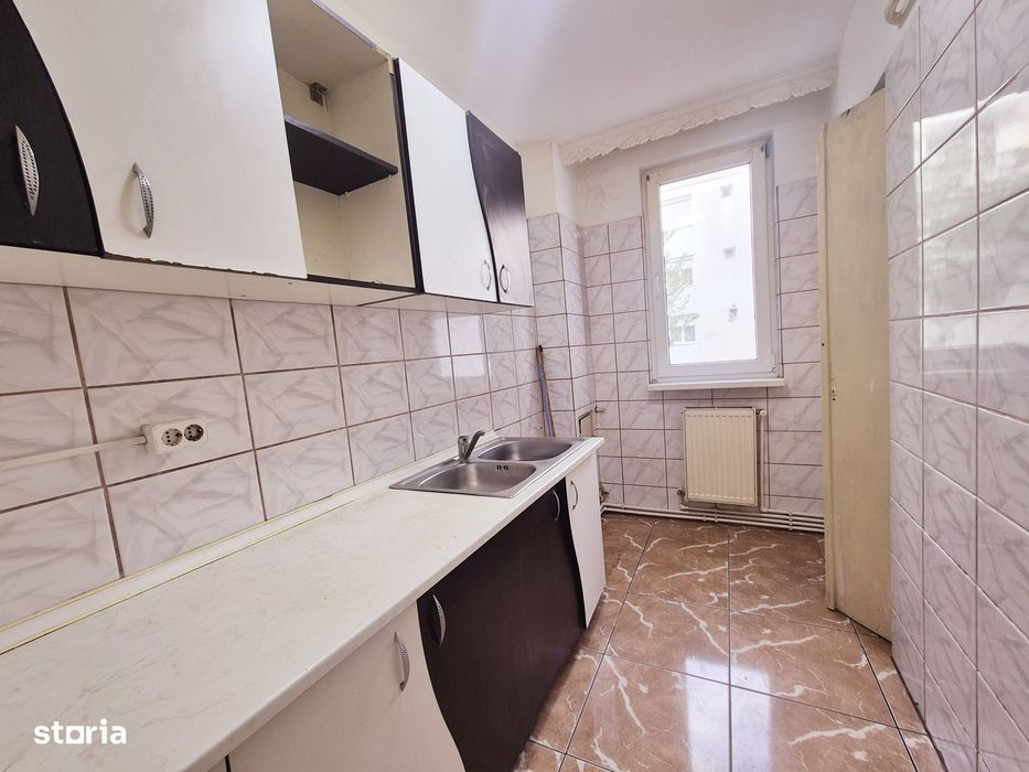 Apartament cu 3 camere, parter, zona 1 Decembrie 1918
