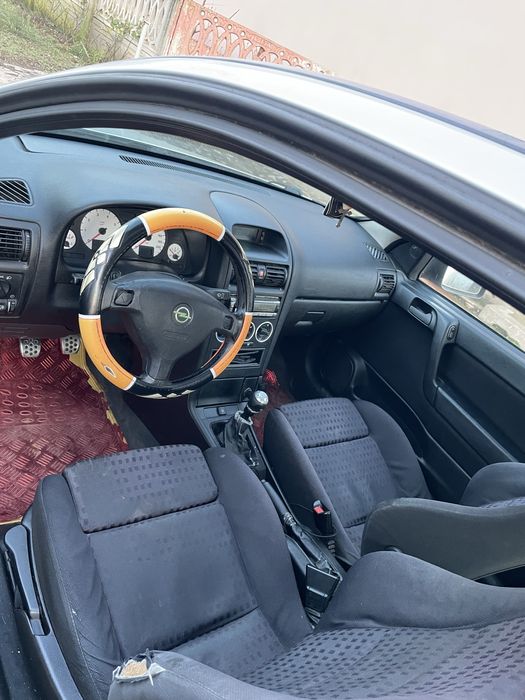 Vand opel astra g motor 1.8b .mai multe detali in pv