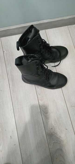 Кожанные берцы военная обувь