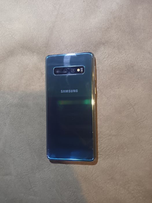 Смартфон Самсунг s10   128g /8