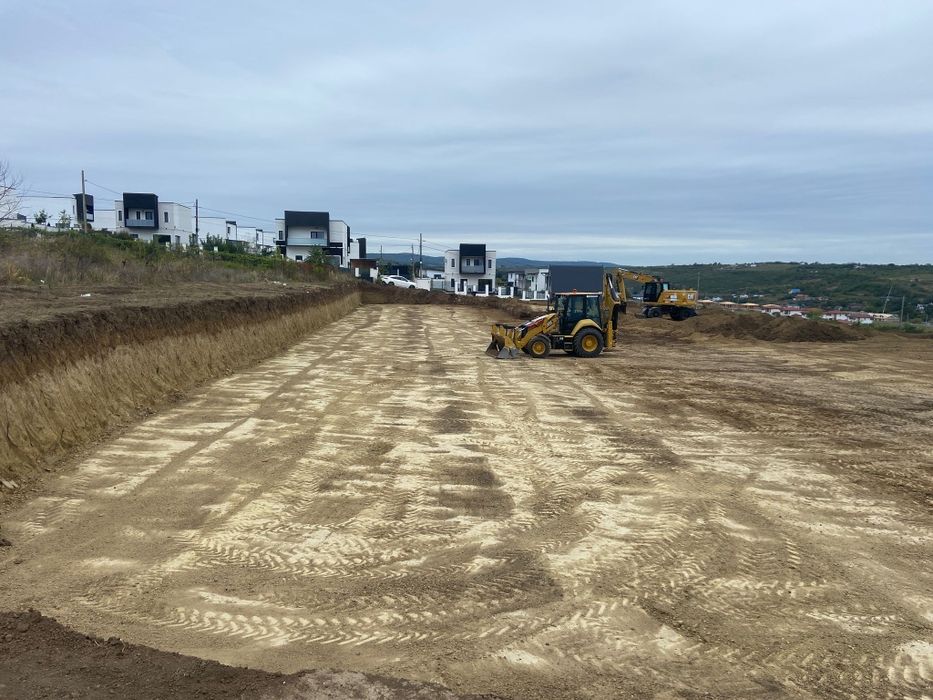 Inchiriez EXCAVATOR 16tone pe roti in Iasi si localitatii apropiate