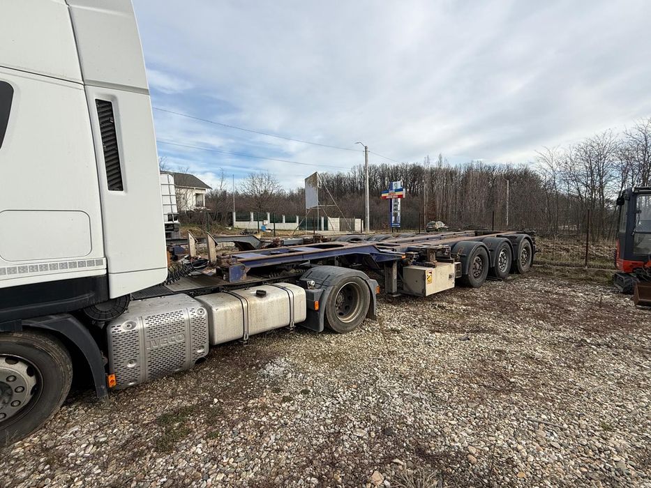 Vand sasiu containere Renders