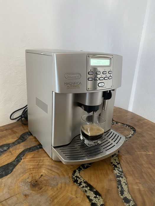 Expresor / espressor delonghi magnifica