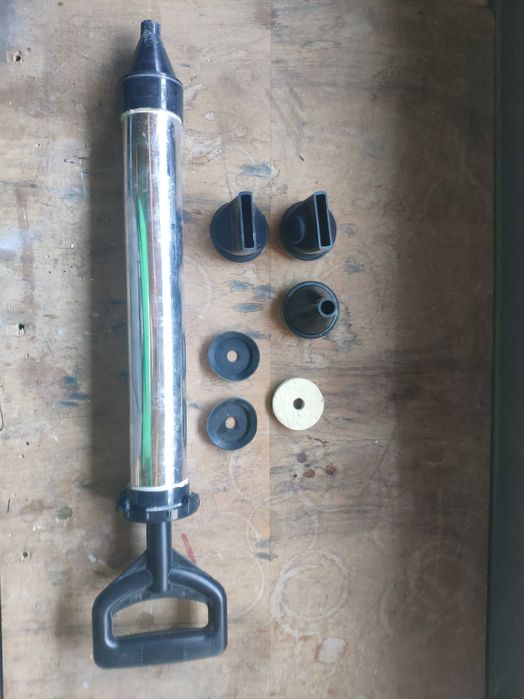 Продавам Щприц помпа за фугиране