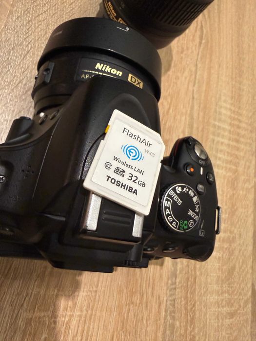 Nikon D5100 + Обектив Nikkor 18-55mm + Обектив Nikkor 35mm