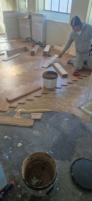 Montaj parchet lemn masiv și stratificat