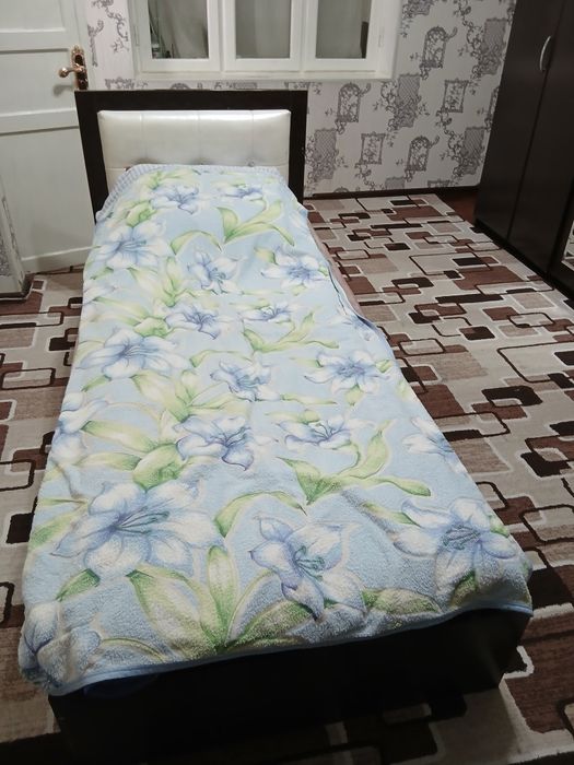 Шкаф,кровать, письменный стол сотилади