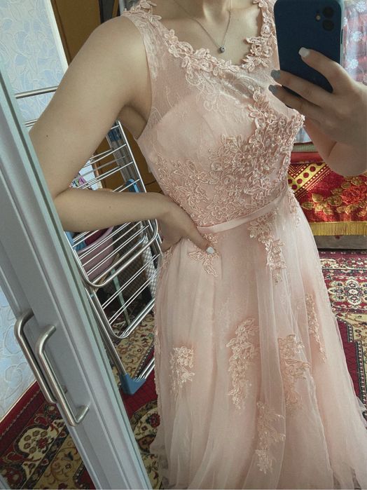 Вечернее платье продается