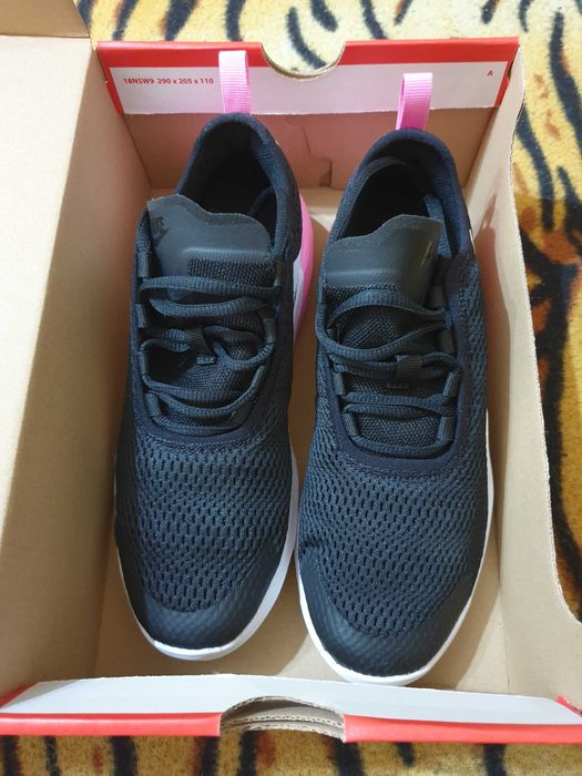 Adidasi Nike Air Max damă