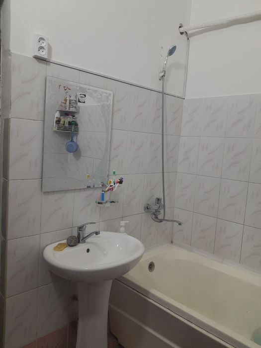 Dom sotiladi sirojno