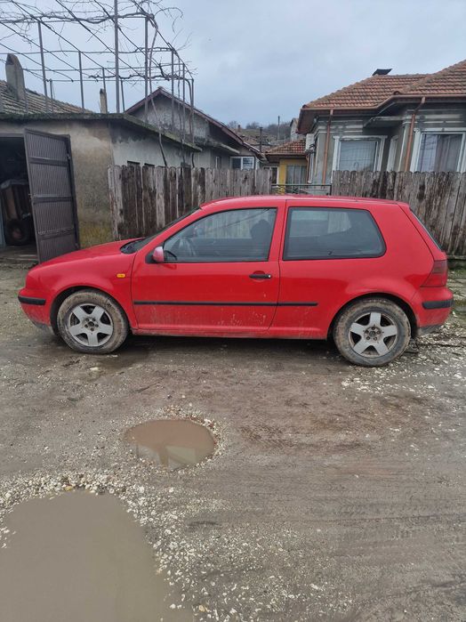 Продавам голф 4 tdi 1.9п