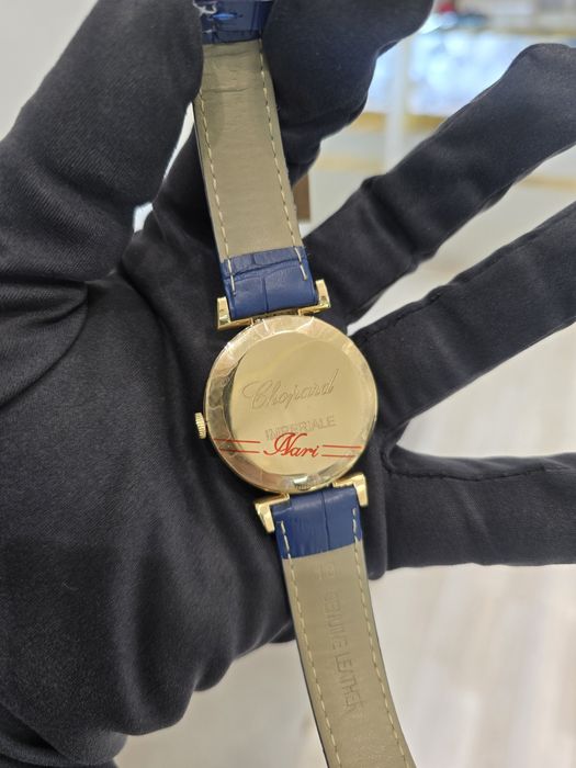 Для Элегантных Дам , золотые Chopard 750 пробы с бриллиантами!
Женские