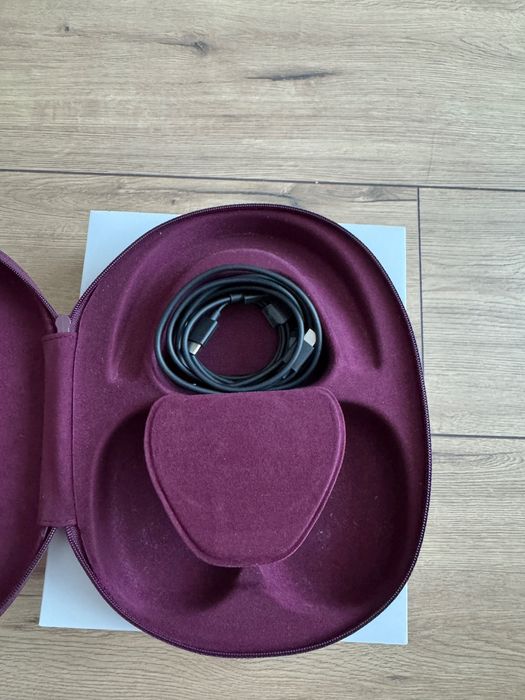 Bowers & Wilkins PX8 Royal Burgundy