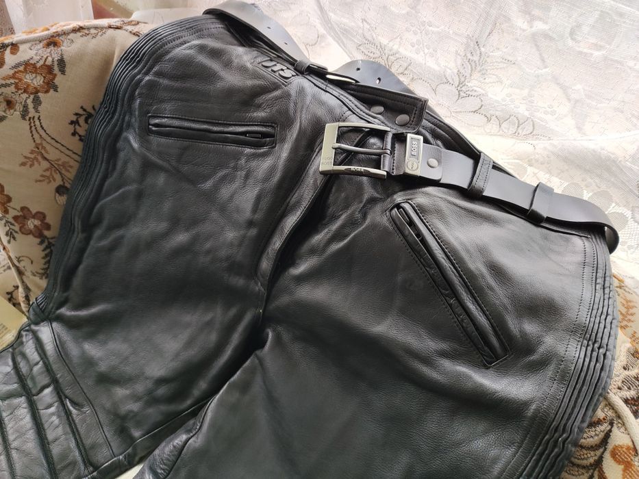 Vand pantaloni din piele, firma JBS !.