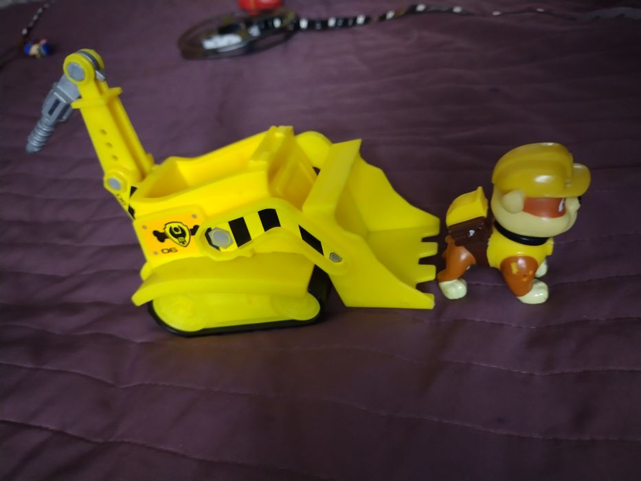 Продавам камион на Рабъл от Пес Патрул!