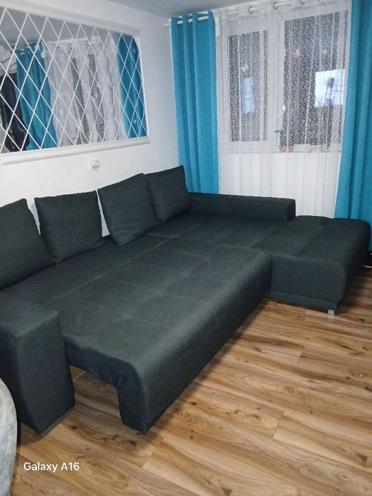 Vând colțar enxtesibil cu lada