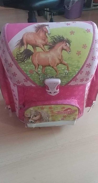 Раница за първи клас