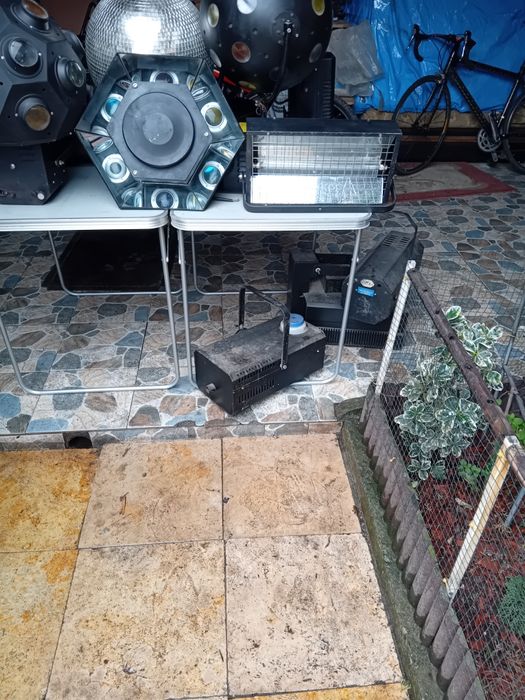 Vând mai multe jocuri de lumini pt discoteca sau alte evenimente
