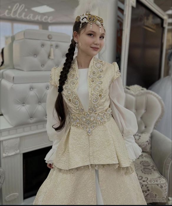 продам шикарный свадебный комплект на қыз ұзату