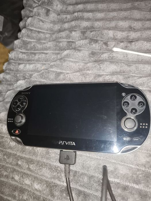 Продаю PS VITA 32gb