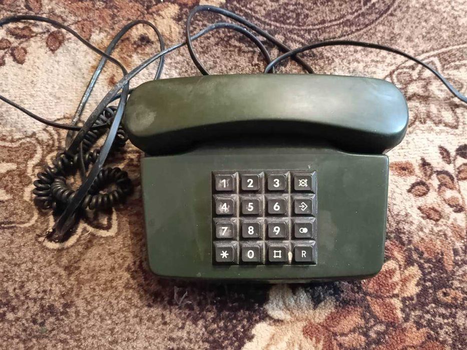 Продаются телефонные аппараты.