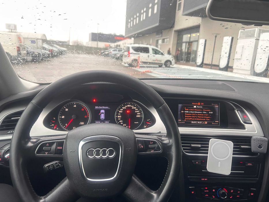 Audi A4 B8 Avant 2010 2.0 TDI 143 CP