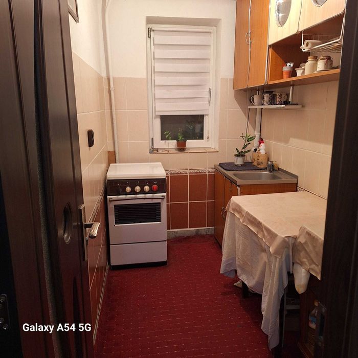 Vanzare apartament 3 camere, zona Alunis