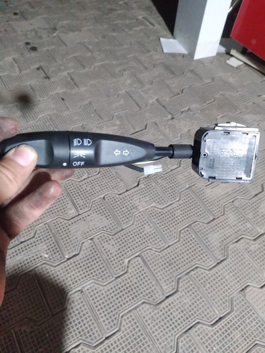 Kalotka manitqfon oyna tushuradigan oldi orqa kalotka