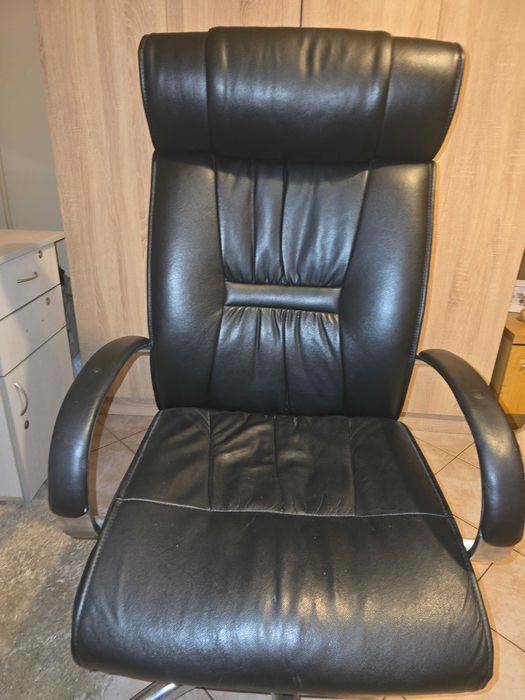 Комфортен офис стол.