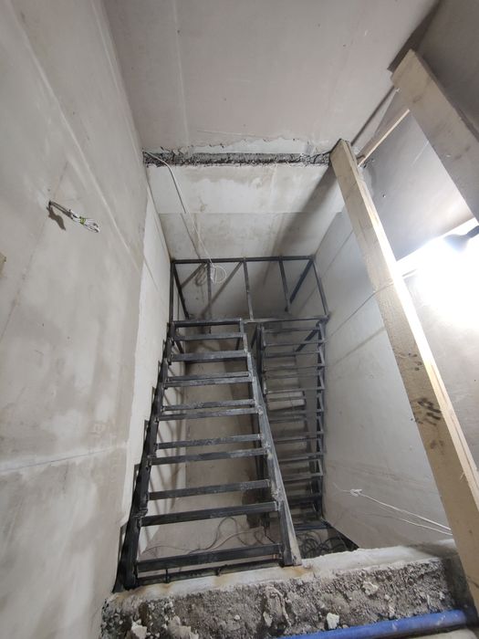 Лестница   каркас    обшивка