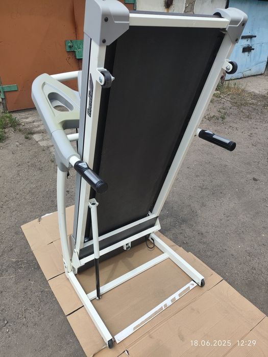 Беговая дорожка.